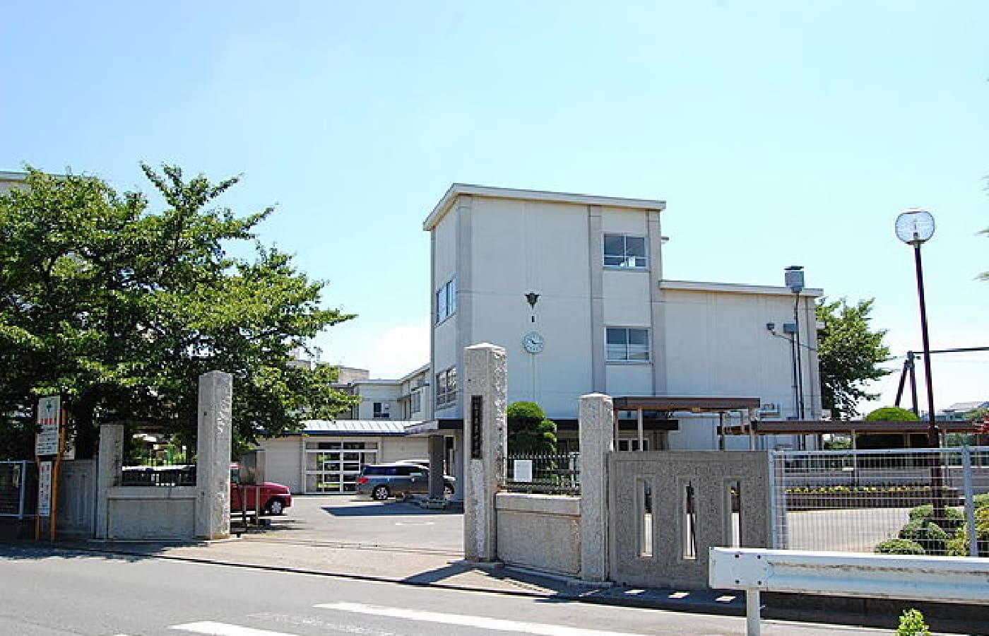 川越市立東中学校外壁工事